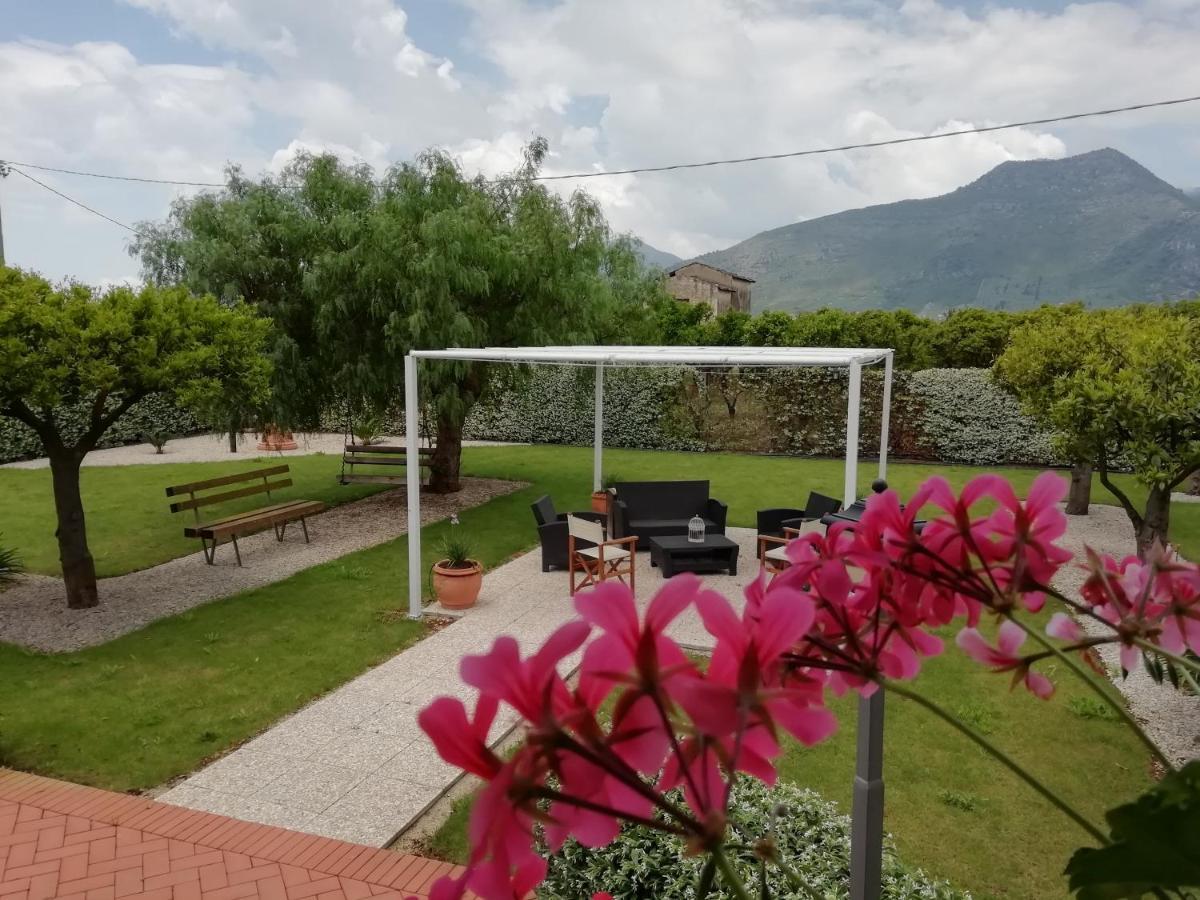 Il Giardino Delle Zagare Bed & Breakfast Fondi Eksteriør bilde